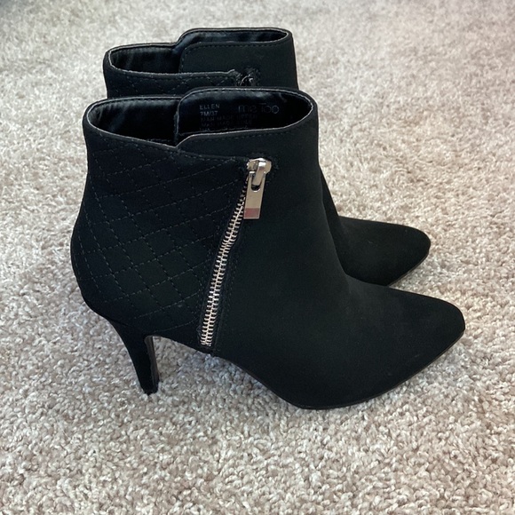 Me Too women’s size 7 black boots with 3.5” heel, great condition! - Picture 5 of 7
